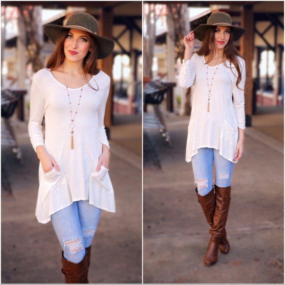 ✨LAST ONE✨ Ivory Ruched Sleeve Front Pocket Top - Picture 2 of 2